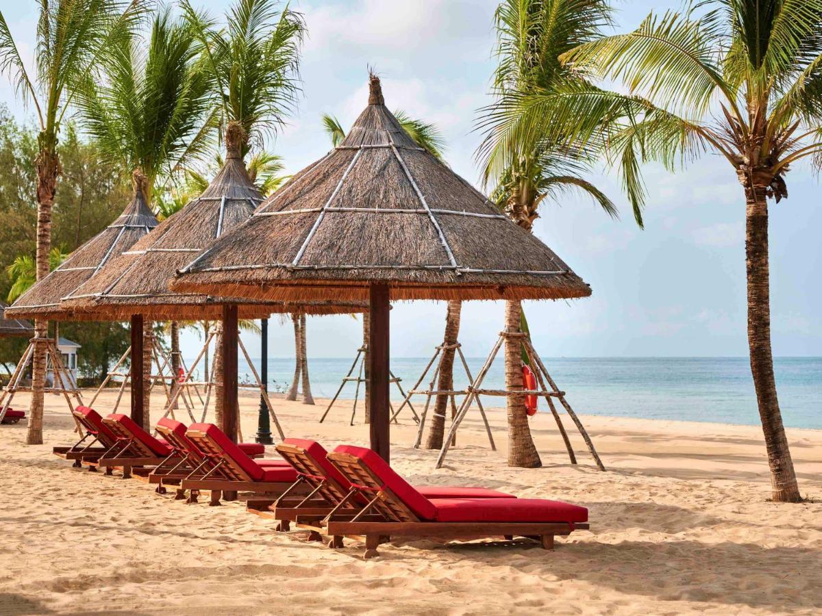 Moevenpick Villas & Residences Duong Dong Exterior foto The beach at the Sheraton Nha Trang Hotel & Spa Resort