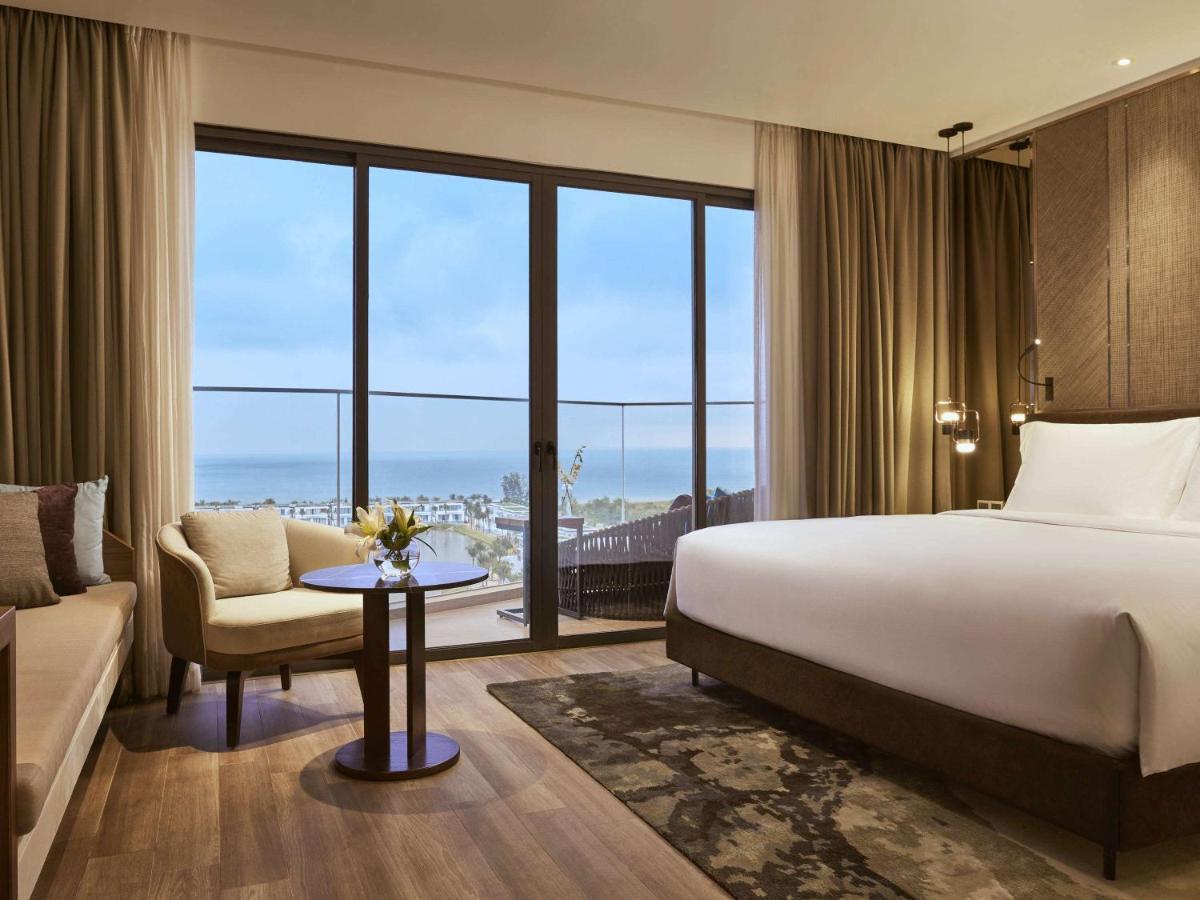 Moevenpick Villas & Residences Duong Dong Exterior foto A guest room at the hotel